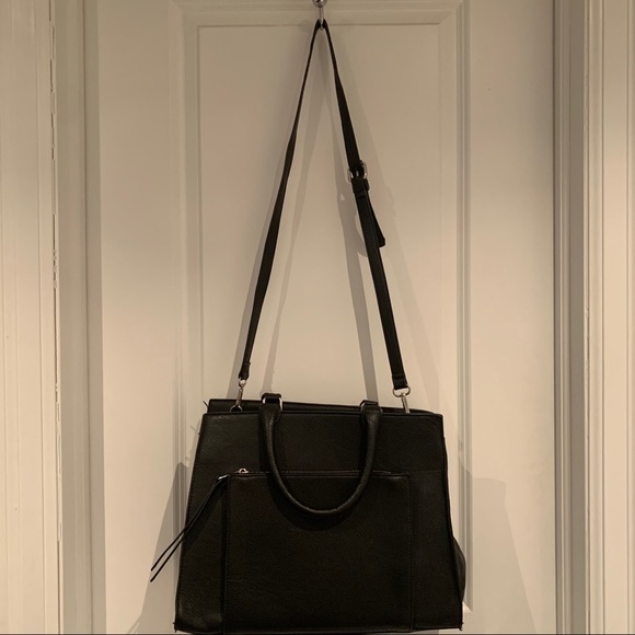 Black Bag w/Detachable Strap - Picture 3 of 7